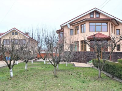 Vila spatioasa de vanzare in zona Kamsas