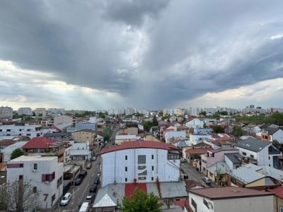 Zona Titulescu etaj 8/decomandat/liber