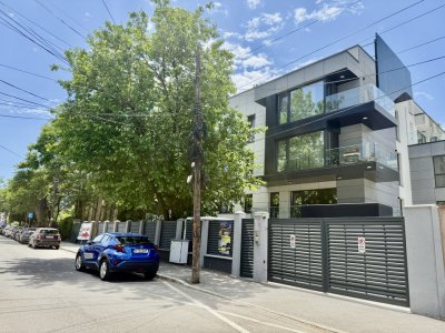 Unirii, apartament cu terasa spre Est