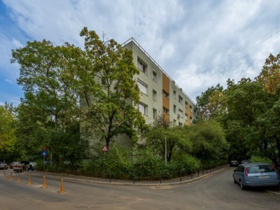 Romancierilor – Lunca Cernei, apartament 3 camere decomandat, 65 mp.