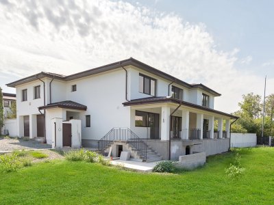 BRANESTI - HUNTER MANSION, VILA PREMIUM 600 MP, LOT 2200 MP, LA LAC!