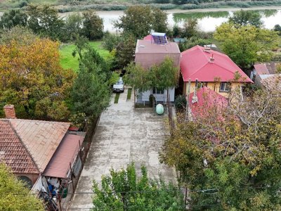 Casa de vacanta cu deschidere la lac