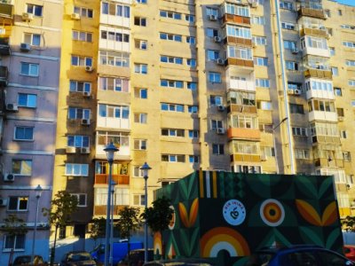 SE VINDE APARTAMENT 3 CAMERE SPATIOS SI RENOVAT IN ZONA PIATA RAHOVA