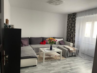 SE VINDE APARTAMENT RENOVAT 3 CAMERE DECOMANDAT IN VIILOR-Sebastian 