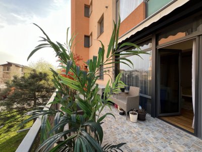 Inchiriere garsoniera – Terra Residence. Terasa si gradina. 