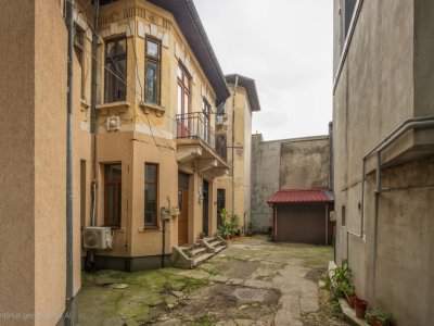 CAROL – 11 IUNIE, APARTAMENT 4 CAMERE IN VILA, 120 MP, ETAJ 1! 