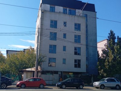Vând bloc locuințe colective la roșu, stradal – Șos. Chitilei