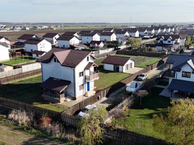 Vila vanzare Sabareni , teren 1876 mp