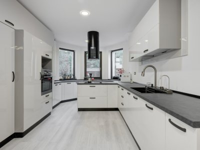 Vila cu piscina - Drumul Taberei - Prelungirea Ghencea - str Maracineni 