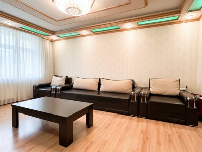 Apartamentul unde copilăria încă se poate trăi afară