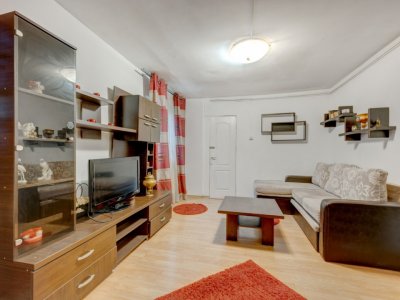 CAROL - REGINA MARIA, CASA 66 MP!