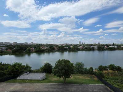 APARTAMENT CU TERASA GENEROASA SI VEDERE UNICA CATRE LAC