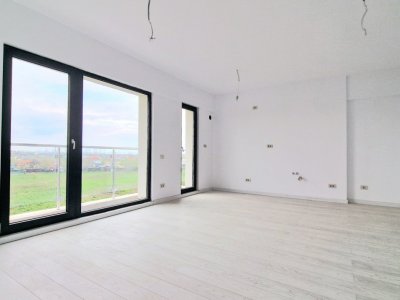 Apartament Modern - Complex Privat pe Malul Lacului    