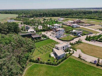 Comunitate exclusivistă - vilă modernă în mijlocul naturii