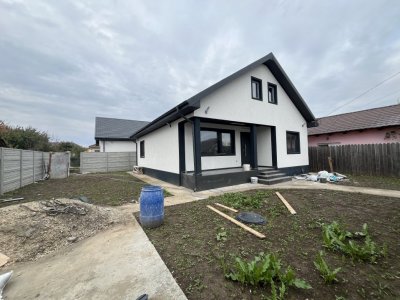 Exclusivitate! Casa moderna la sol, 3 camere, Valu lui Traian, zona linistita!