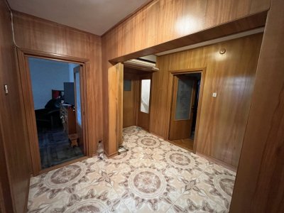 De vanzare, apartament 4 camere,decomandat, Faleza nord, etaj 3!
