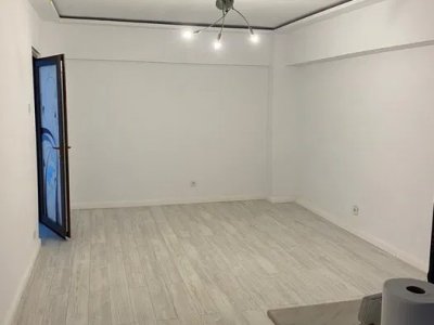 Tomis Nord – Boema - Apartament decomandat cu 2 camere , etaj 1.