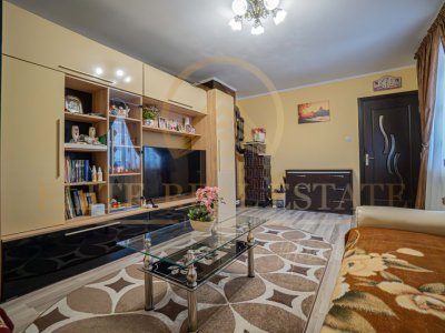 Casă de vânzare în Ovidiu – zonă centrală, complet renovată