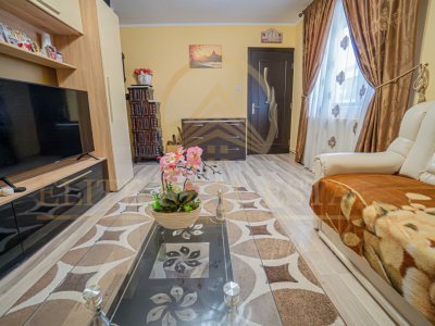 Casă de vânzare în Ovidiu – zonă centrală, complet renovată