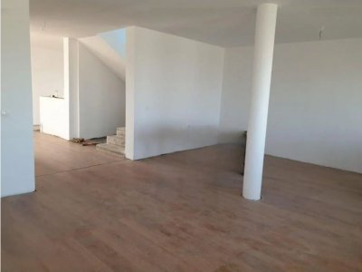 Vila spațioasă P+1+M în Ovidiu – construcție solidă, utilități complete, 