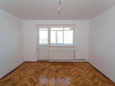 Apartament 2 camere zona Spitalul Militar, Pitesti. Comision 0%.