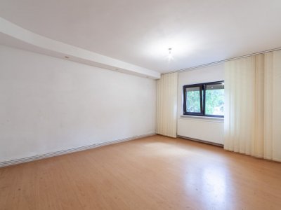 Apartament 4 camere - Bd. Petrochimistilor, Prundu!