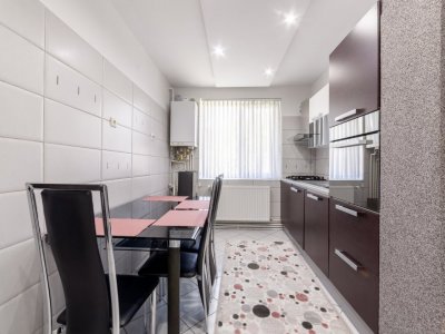 Apartament ultracentral 3 camere -munte- Câmpulung Muscel!