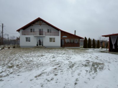 Casa cu teren generos si gradina spectaculoasa – Comuna Cuca, Argeș!