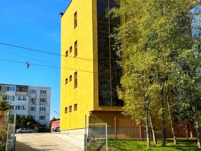 Clădire modernă de închiriat – ideală pentru clinică medicală sau companie mare