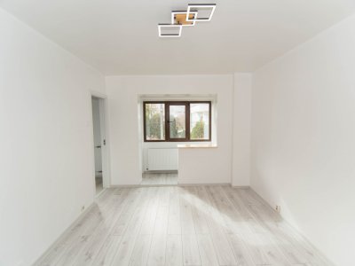 Garsoniera etaj 1, Gavana-Pitesti