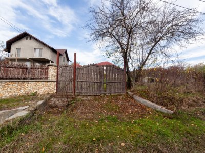 Casa la tara cu teren generos in zona Calinesti-Ciocanesti -Jud. Arges!