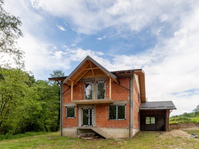 Casa P+1, Babana-Arges cu panouri si apa de izvor