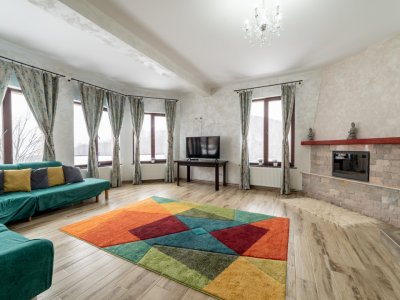 Casa primitoare de închiriat in Valea Ursului-spațiu, natura si liniște