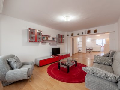 Apartament 3 camere de inchiriat – Centru Pitesti (zona Serviciul Permise)