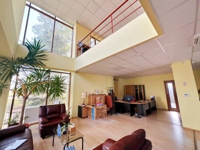 Spațiu premium pentru clinici și companii – eficiență energetică cu panouri foto