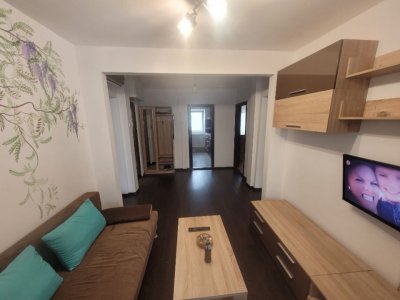 INEL II- Apartament modern,recent renovat,spatios,cu balcon si parcare.