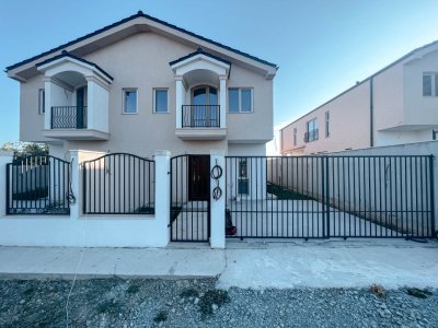 TOMIS PLUS - Casa Premium Intr-un Cartier Nou  Liniste, Lumina, Logica