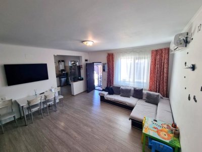 Valu lui Traian, Casă P+M 5 camere cu teren de 270 mp