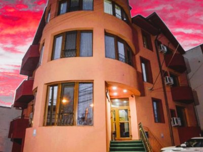 FALEZA NORD - Casa/vila cu destinatie comerciala de inchiriat
