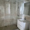 Apartament modern cu balcon generos și acces la piscină thumb 6