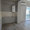 Apartament modern cu balcon generos și acces la piscină thumb 21