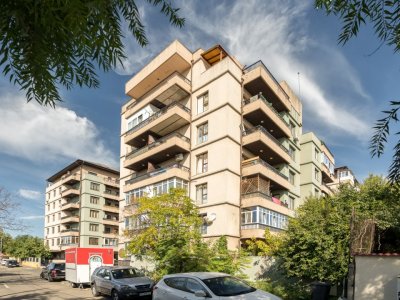 Vanzare Apartament 4 Camere Giulesti Foarte Spatios si Investitie Avantajoasa