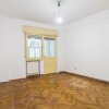 2 camere de vânzare cu potențial–Calea Victoriei, parter înalt, curte interioara thumb 3