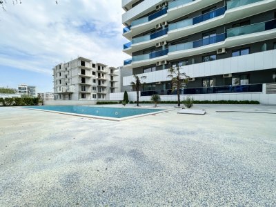 Apartament la cheie in mamaia nord,bloc cu piscina privata