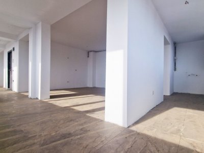 Ap 2 cam la cheie, generos, luminos in zona Compozitori 