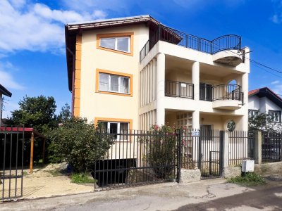 Vila cu 7 camere in Agigea, teren 470 mp