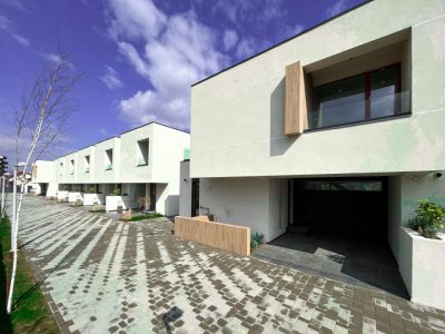 Vila pe malul lacului Siutghiol  in Mamaia Sat