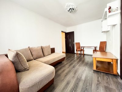 Casa de Cultura - Apartament cu 2 camere semidecomandat 