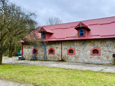 Imobil cu valoare istorică în Bușteni – Poiana Țapului | Teren 1.717 mp la DN1