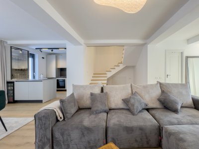 Vila P+1 in Valu lui Traian, pe partea dreapta - Avostar Villas